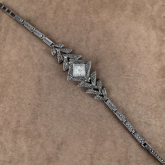 Fabulous Vintage 1920-1930's Ladies Wrist Watch Bracelet with Marcasite Settings - Picture 4 of 10